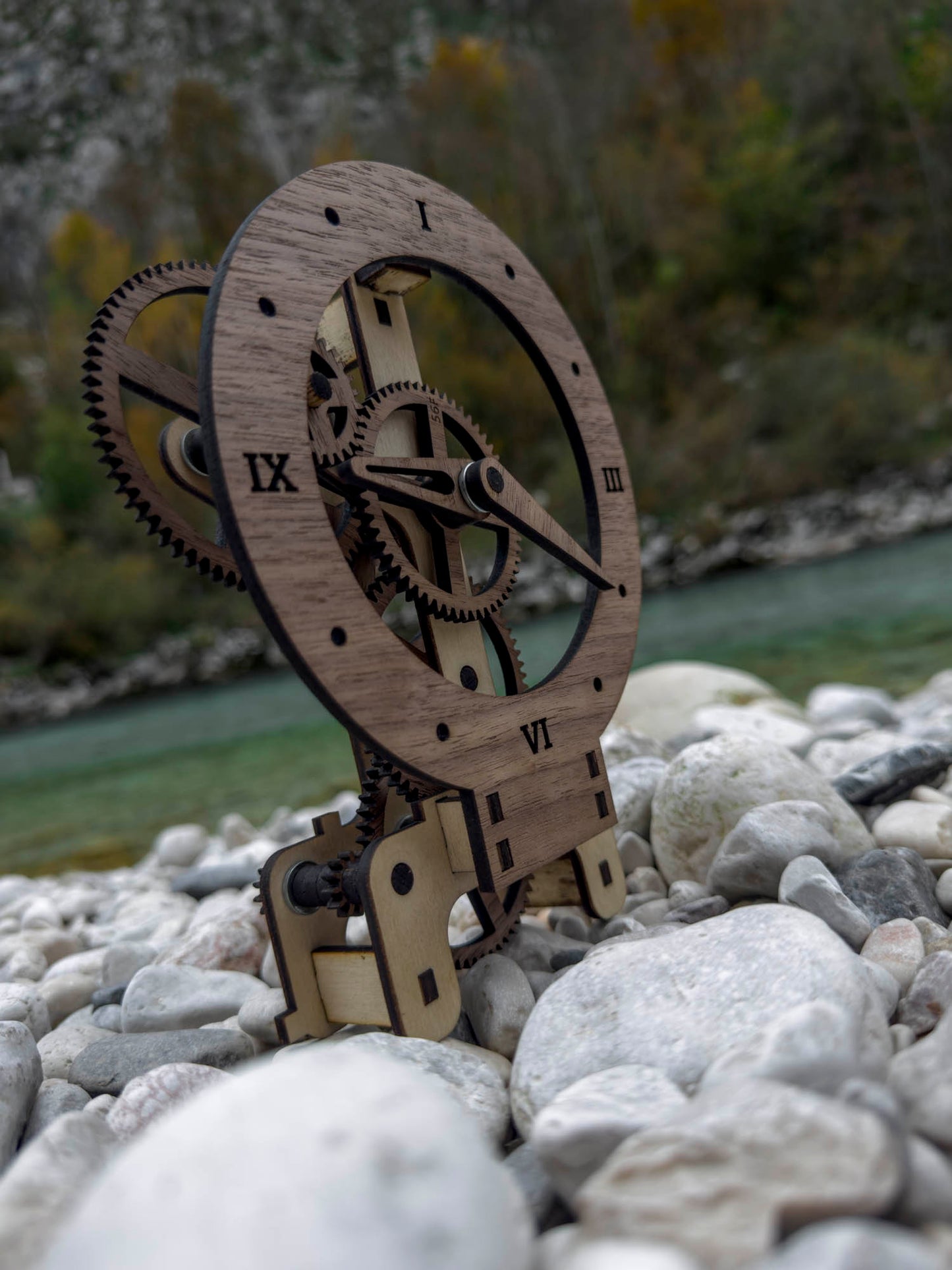 Lesena ura DIY – Lasersko izrezan komplet | Kinetična umetnost
